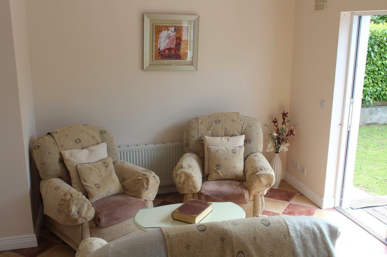 5 Mins Walk To Carrick - Sleeps 12 - Off Road Parking - Modern House Villa Dış mekan fotoğraf