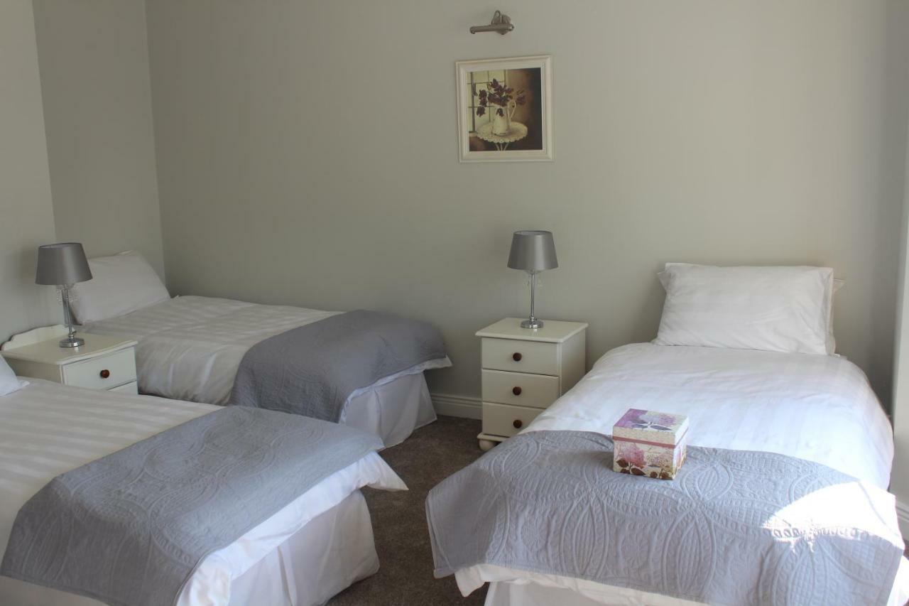 5 Mins Walk To Carrick - Sleeps 12 - Off Road Parking - Modern House Villa Dış mekan fotoğraf
